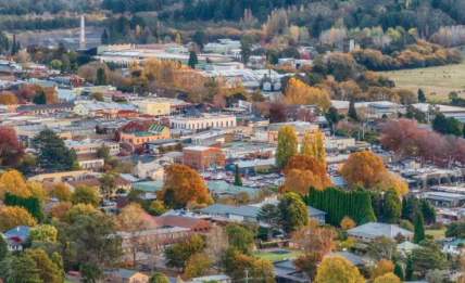 越来越受欢迎的南部高地小镇吸引城市居民