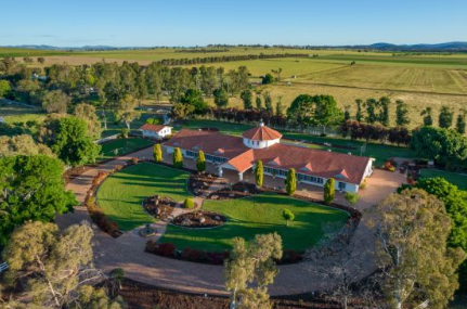 Canowindra 宅基地内经得起时间的考验