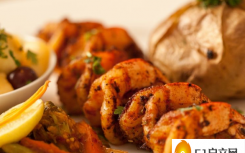 Pinoy's Best 在珀尔里奇中心为购物者提供菲律宾菜肴