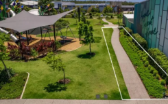 昆士兰州的小型人行道作为价值 40 万美元的住宅出售