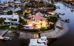 黄金海岸家庭为他们计划推平的房屋支付了 280 万美元