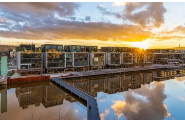 堪培拉湖景顶层公寓拥有曼哈顿氛围