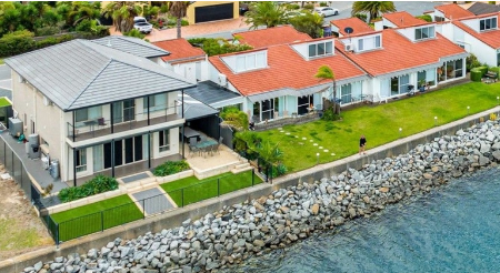 500,000 美元以下的五套海滨住宅