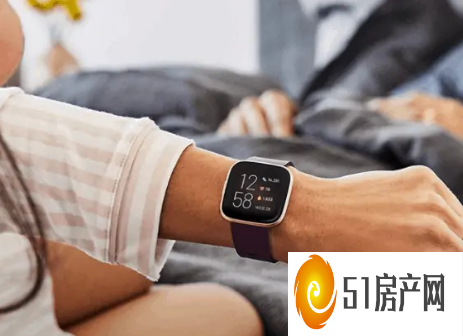 Fitbit Versa 2 健身追踪器仅售 129 美元