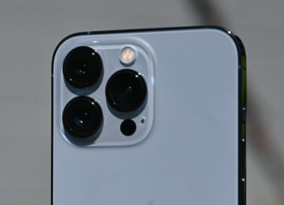 苹果可能会保留iPhone 14 Pro相机凸起以容纳更大的 48MP 传感器