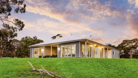 77 Darby Lane 的令人惊叹的山顶 Echunga 住宅最近完工