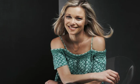 Holly Brisley 已经悄悄地将她的家人搬到了黄金海岸