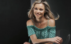  Holly Brisley 已经悄悄地将她的家人搬到了黄金海岸