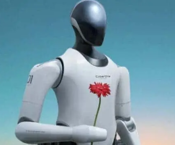 Cyber​​One 人形机器人每天都在学习新技能