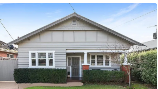 Geelong West 的 52 Ann S住宅在拍卖后以 110 万美元的价格售出