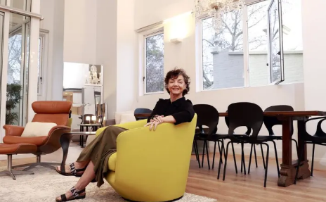 艺术家梅林赫尔今年春天将在达令赫斯特出售她的纽约风格阁楼公寓