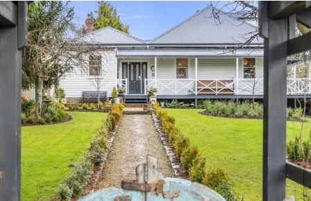 华丽的 Geeveston 房产上市出售