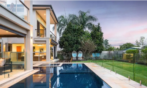  Luke Hodge 以 460 万美元的价格在 Bulimba 买下了这座房子