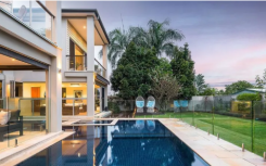  Luke Hodge 以 460 万美元的价格在 Bulimba 买下了这座房子