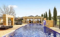 西悉尼的豪宅以 700 万美元的价格令市场大吃一惊