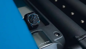 布加迪再次与维塔合作发布全球上第一款完全由碳纤维表壳制成的智能手表